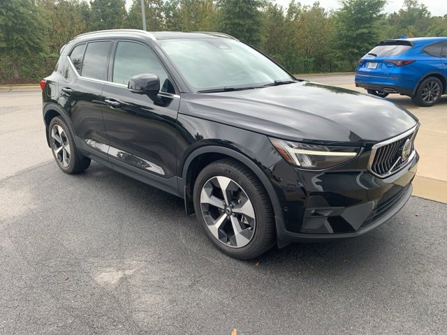 2023 Volvo XC40 AWD Ultimate photo 3
