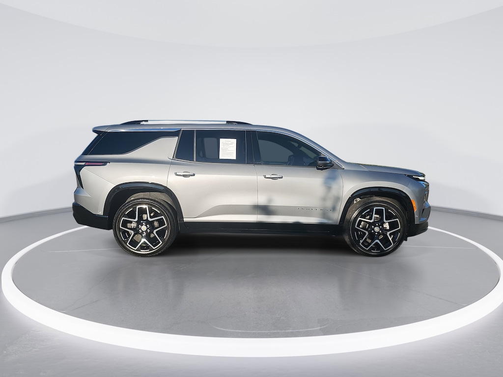 Used 2025 Chevrolet Traverse High Country SUV