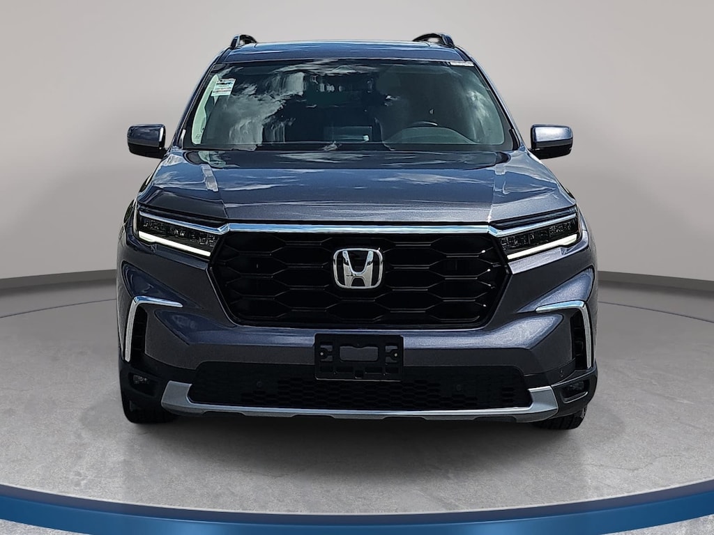 Used 2025 Honda Pilot Touring SUV