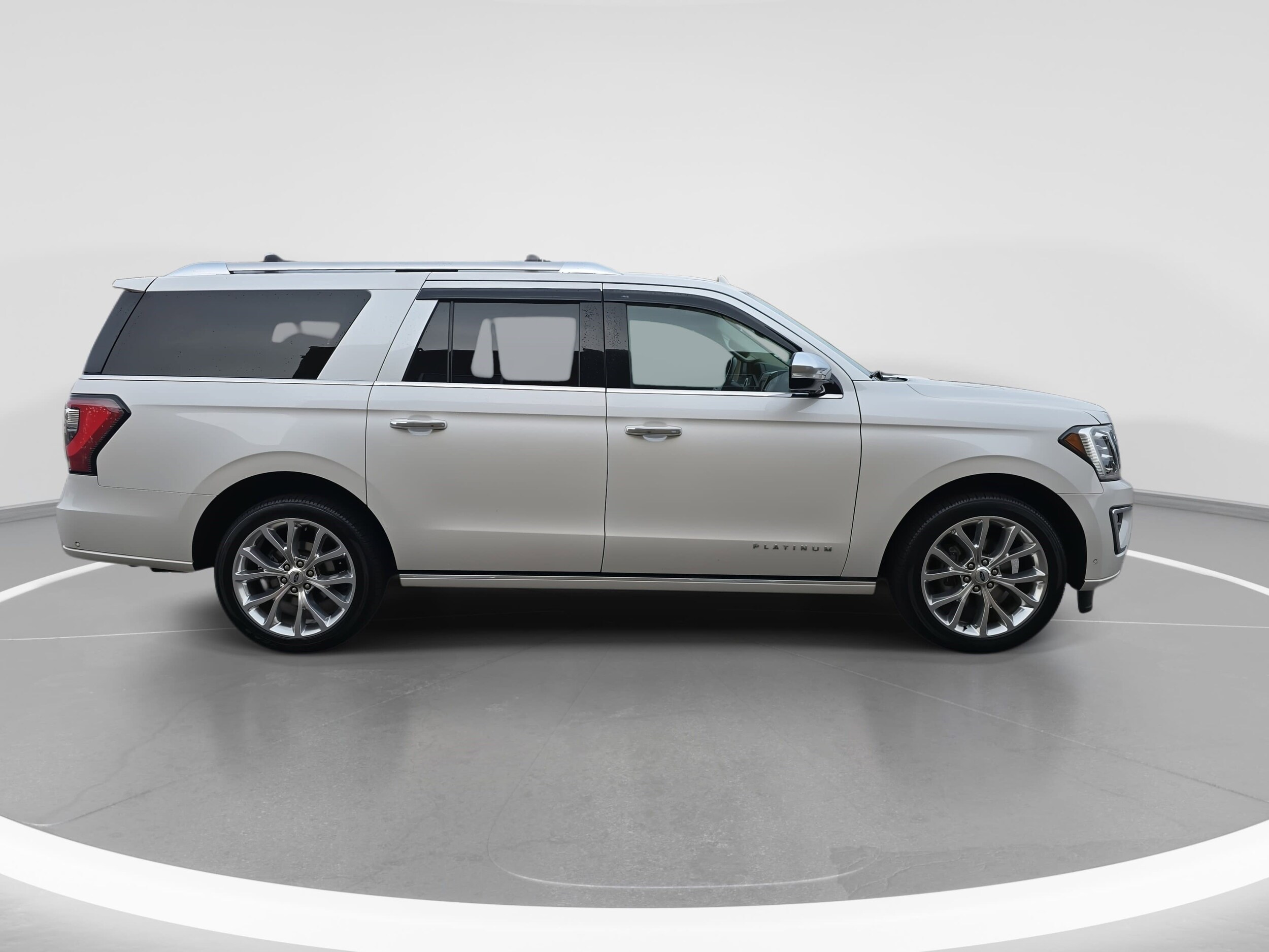 2019 Ford Expedition MAX Platinum photo 4