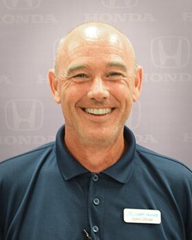 Staff member John Oliver from ID_838be106777e