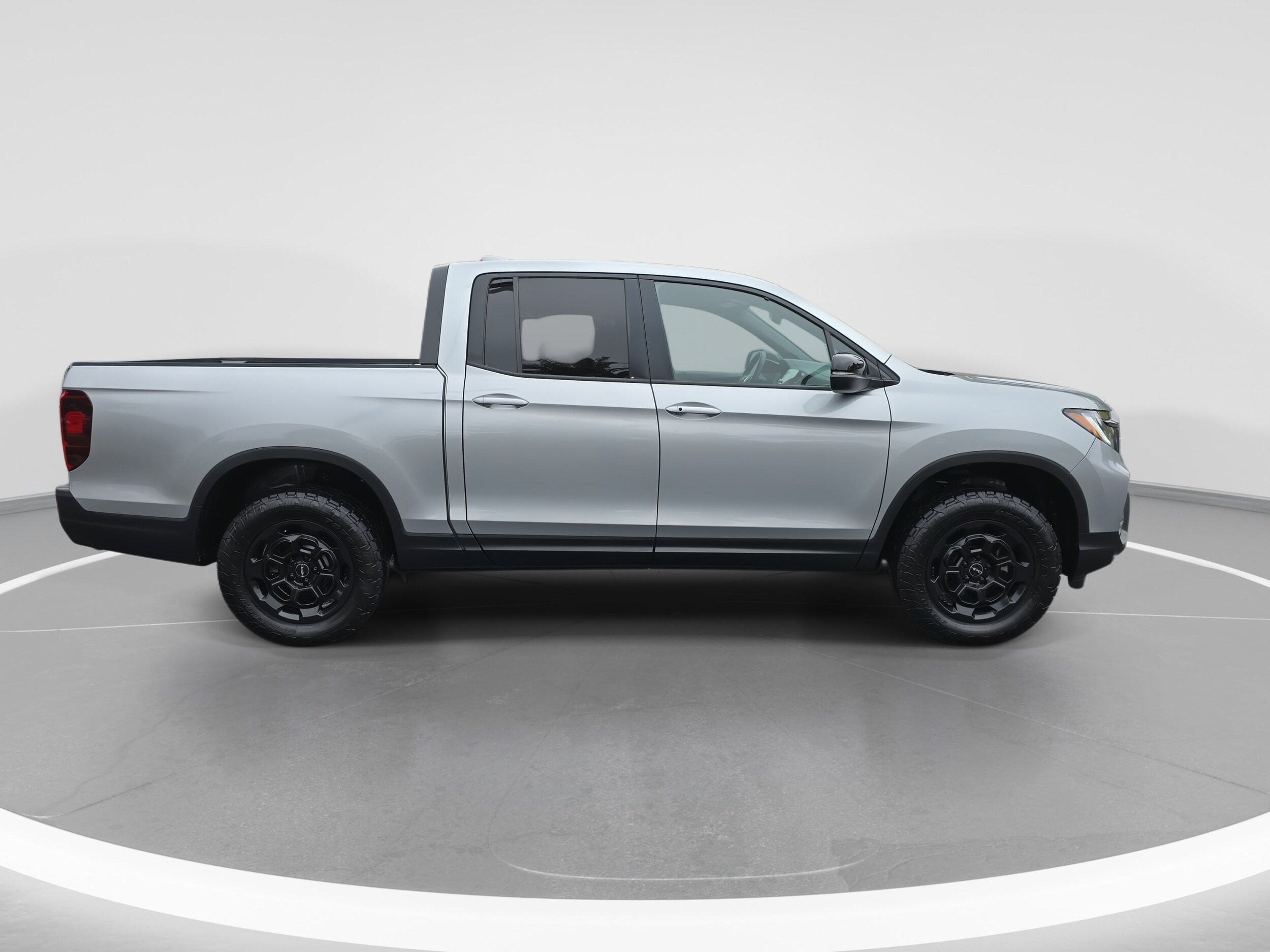 2025 Honda Ridgeline TrailSport photo 2