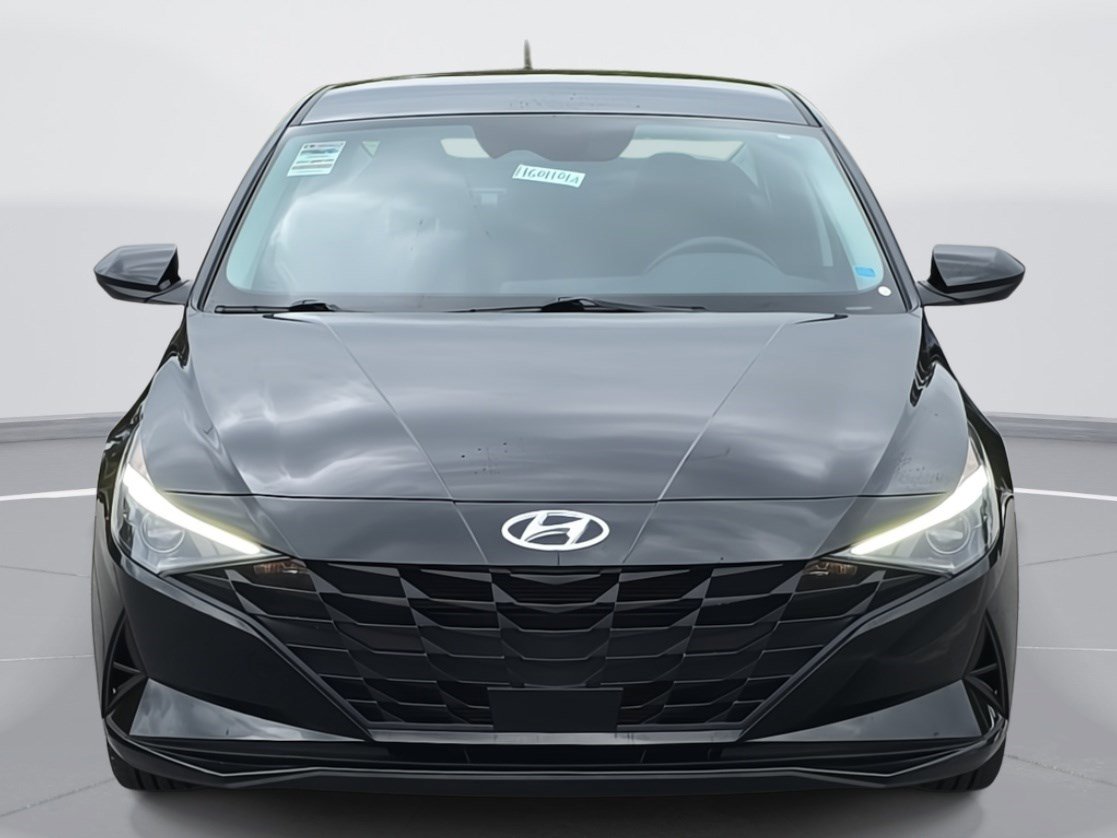 2023 Hyundai Elantra SEL photo 2