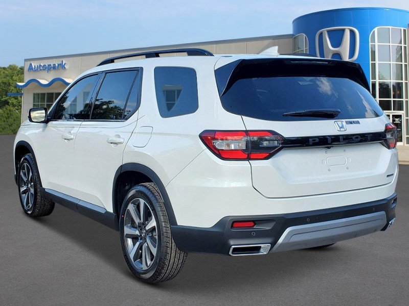2025 Honda Pilot Touring photo 3