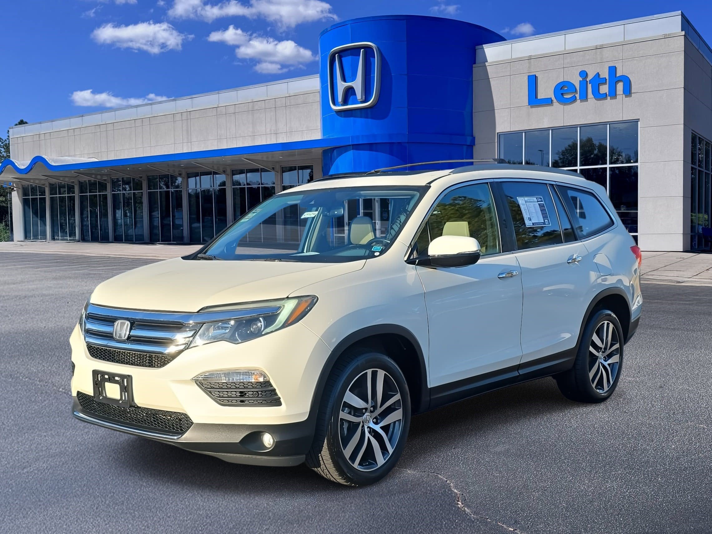 2016 Honda Pilot Touring's photo