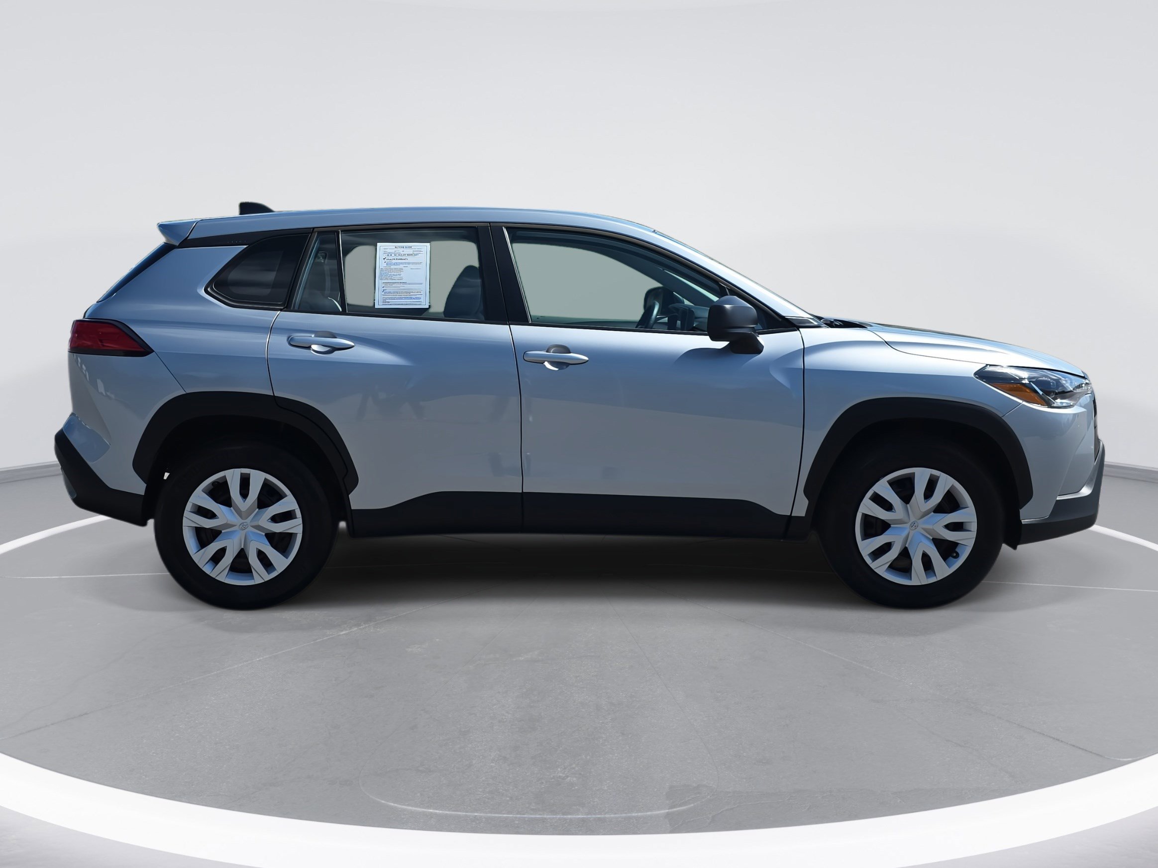 2024 Toyota Corolla Cross L photo 4