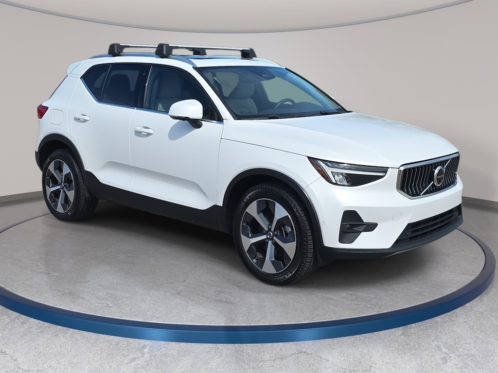 Used 2023 Volvo XC40 B4 FWD Plus Bright SUV