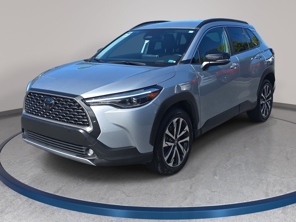 Used 2025 Toyota Corolla Cross XLE SUV