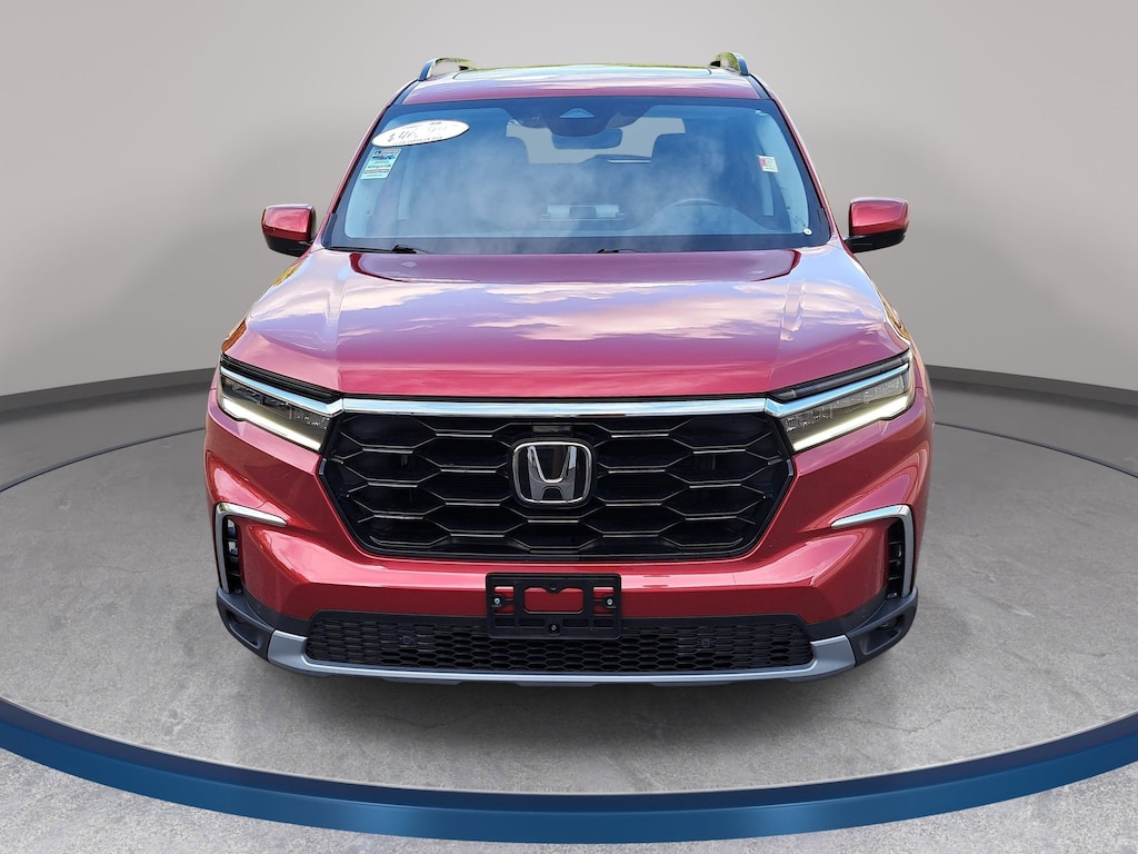 Used 2025 Honda Pilot Touring SUV