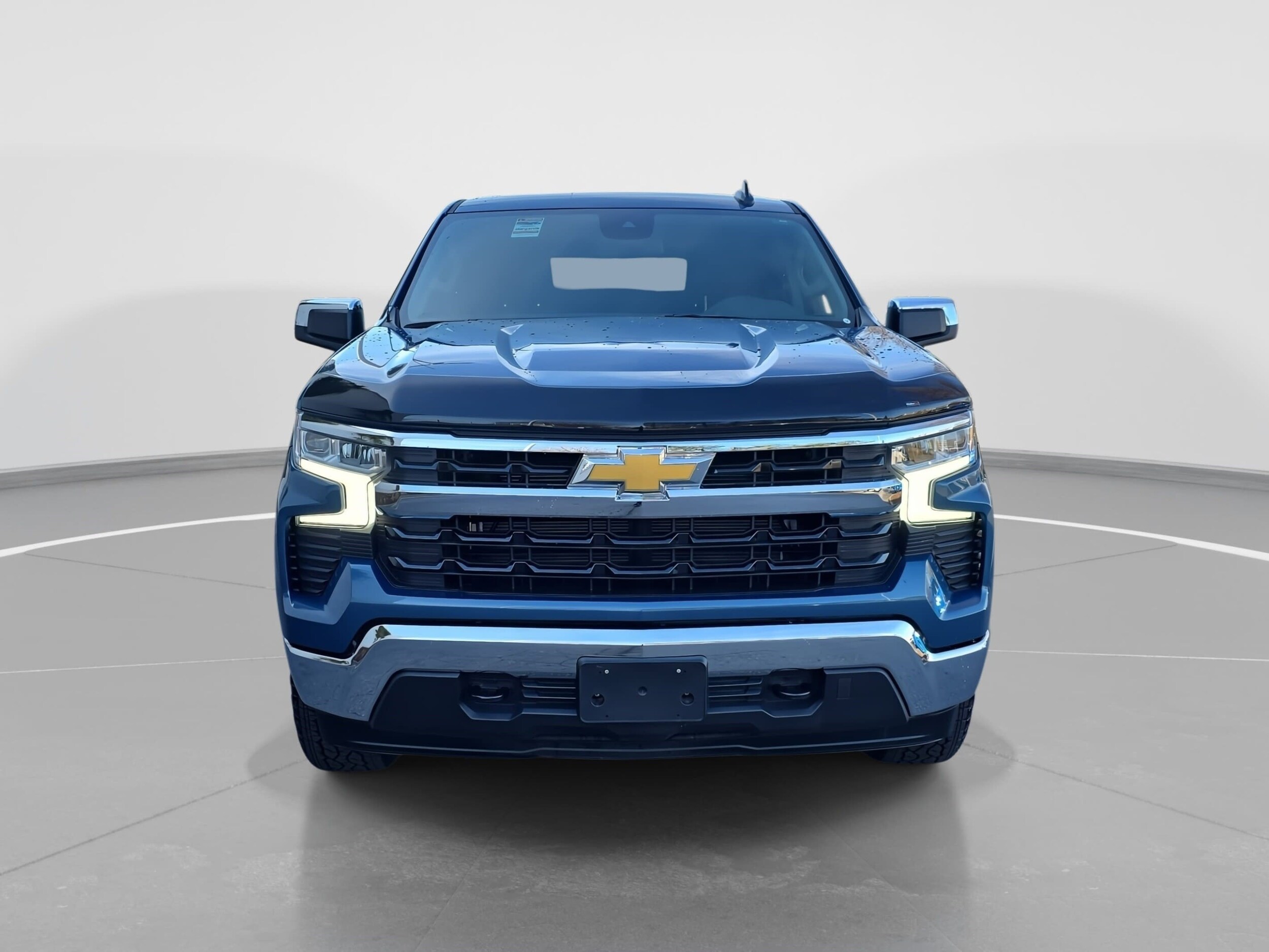 2024 Chevrolet Silverado 1500 photo 2