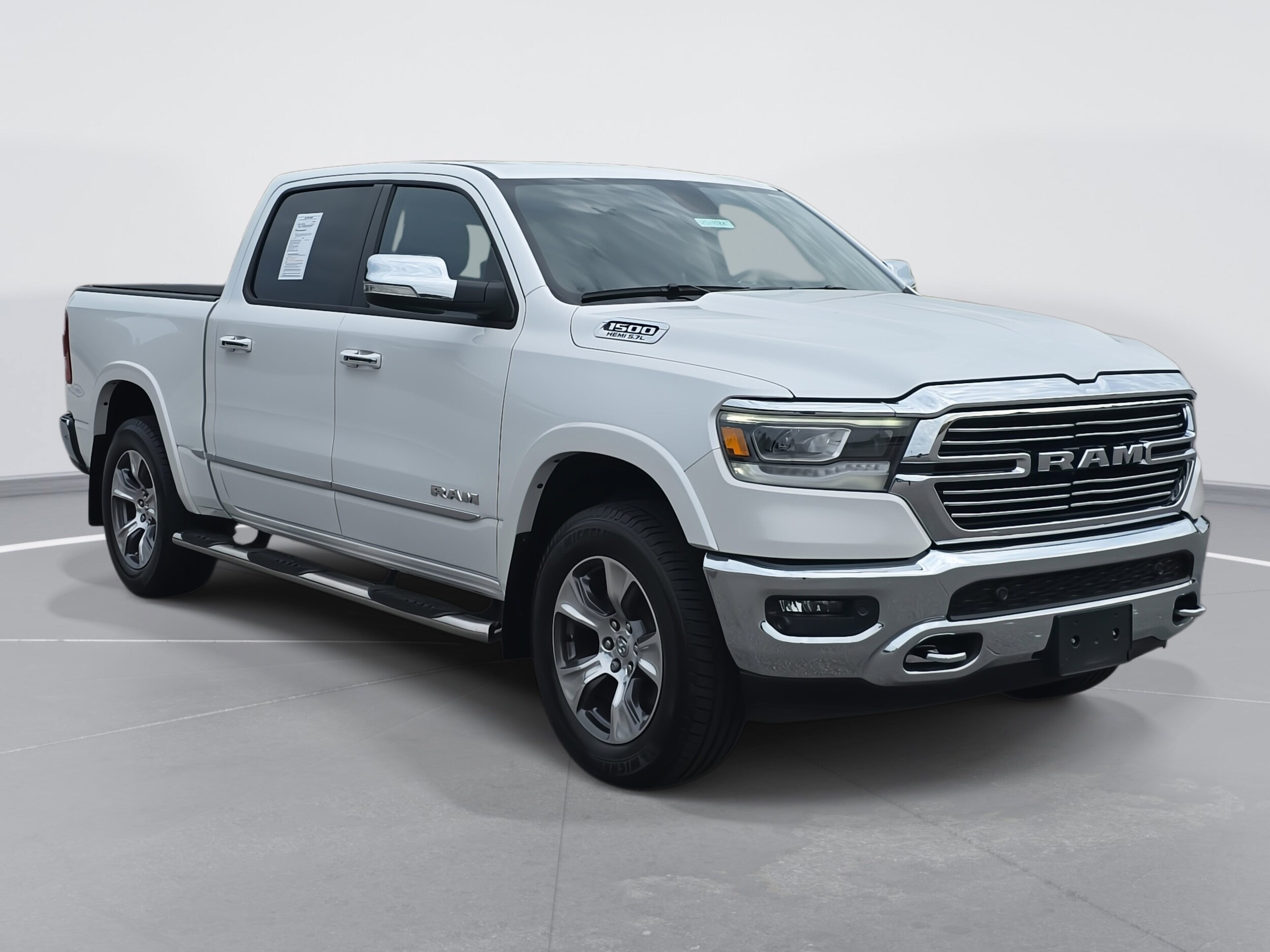 2020 Ram 1500 Laramie photo 3