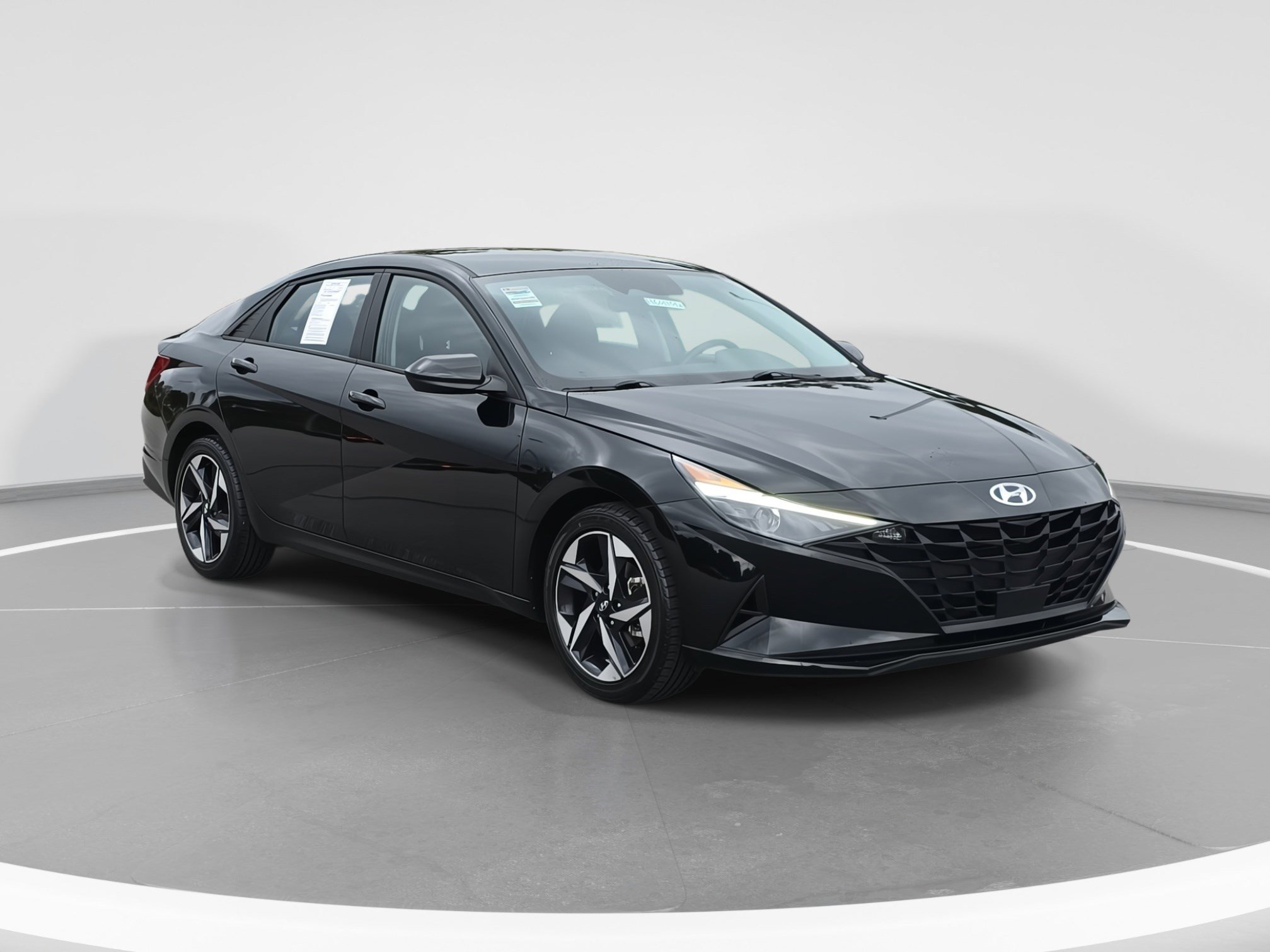 2023 Hyundai Elantra SEL photo 3