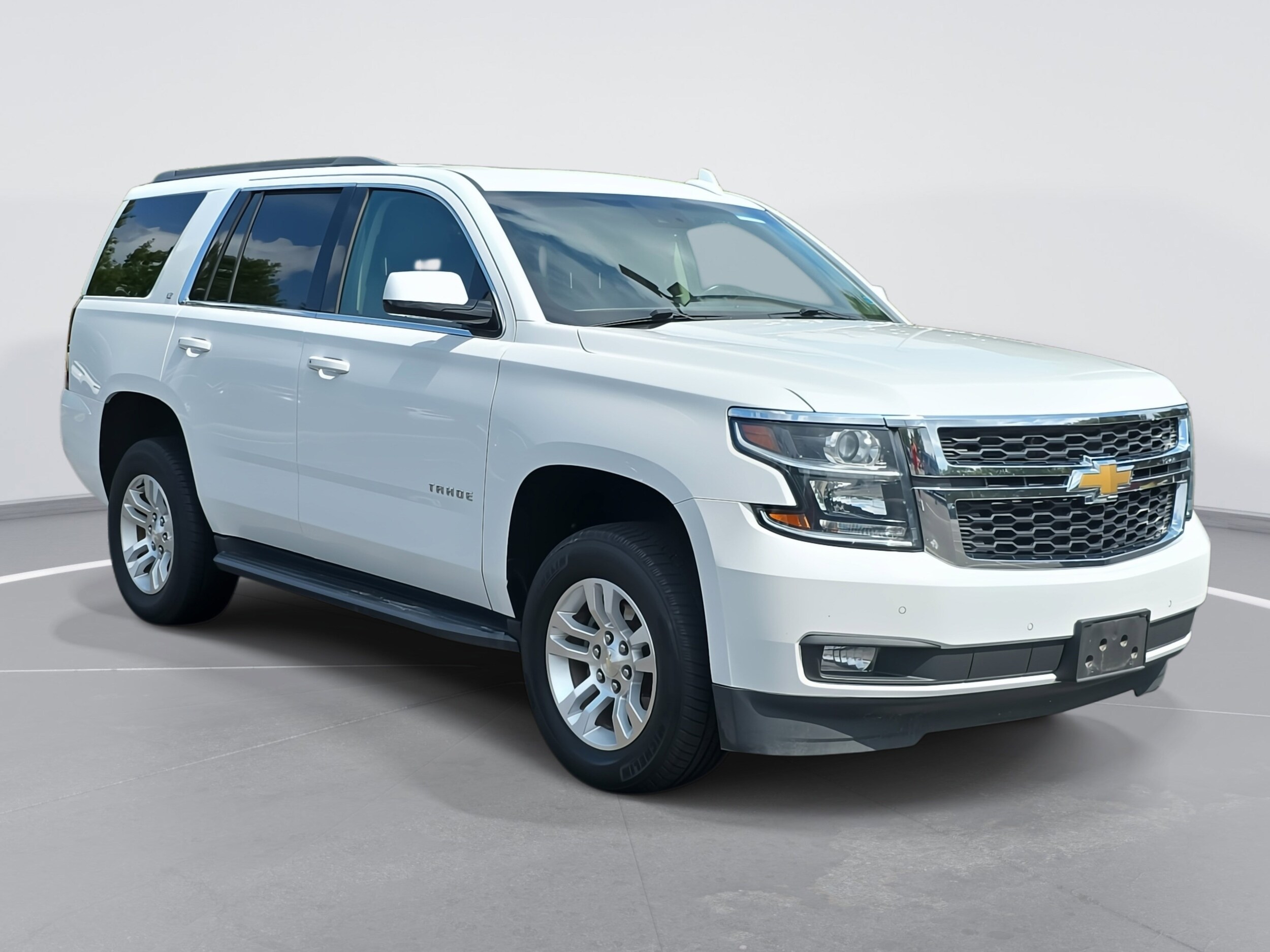 2018 Chevrolet Tahoe LT photo 3