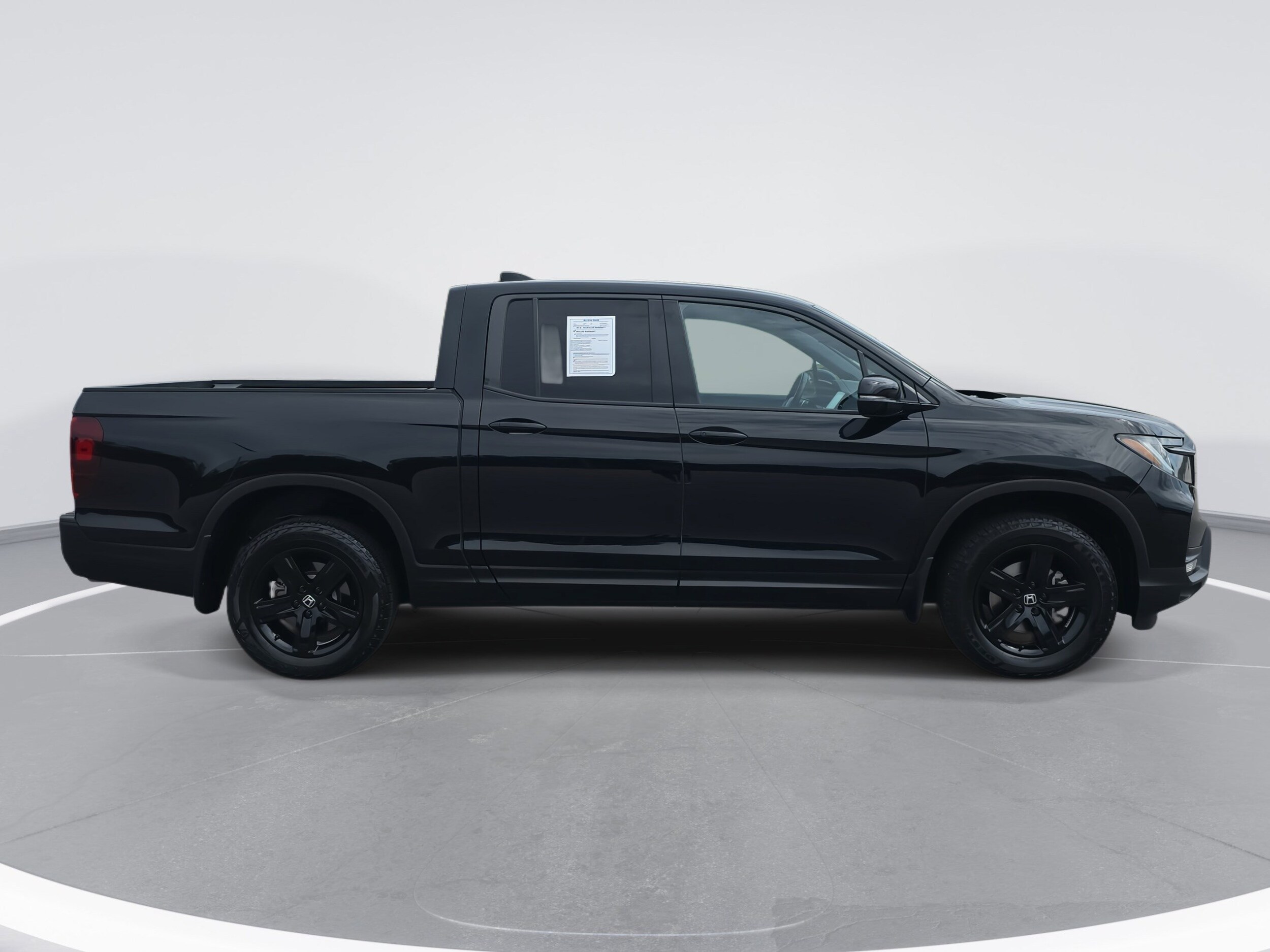 2023 Honda Ridgeline Black Edition photo 4