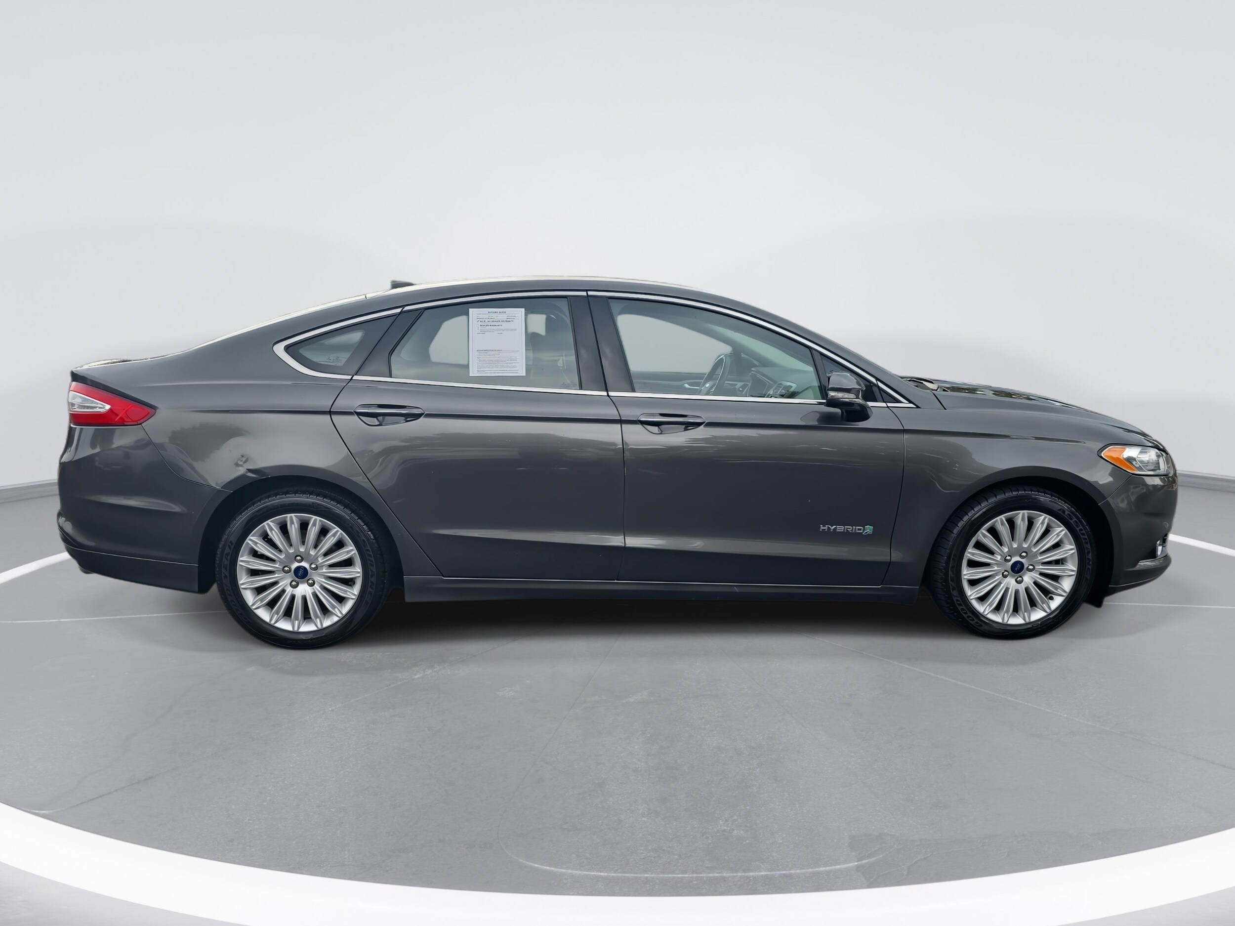 2016 Ford Fusion Hybrid SE photo 4