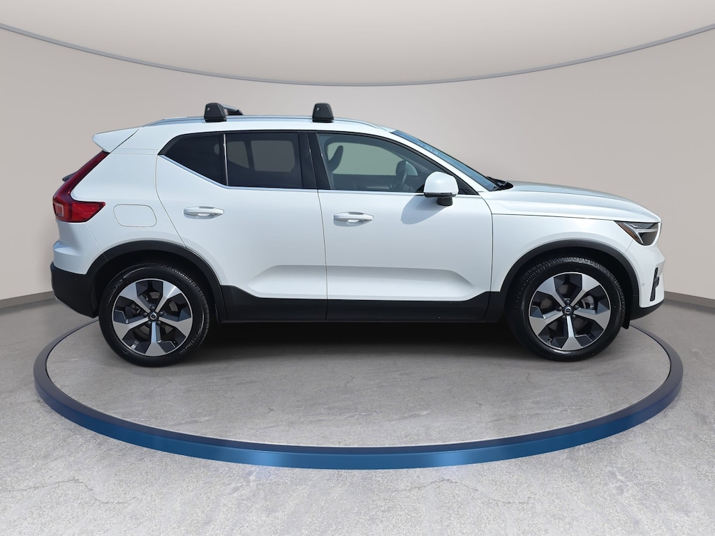 Used 2023 Volvo XC40 B4 FWD Plus Bright SUV