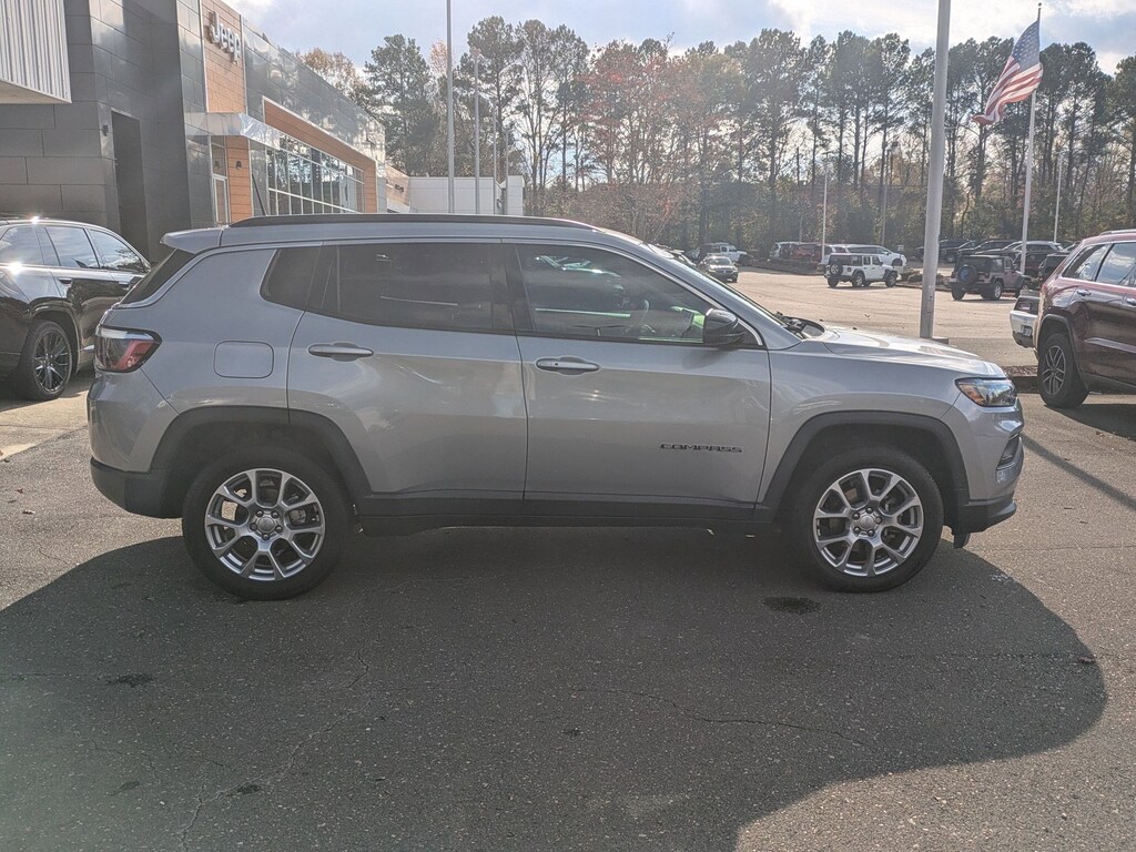 Used 2022 Jeep Compass Latitude Lux SUV