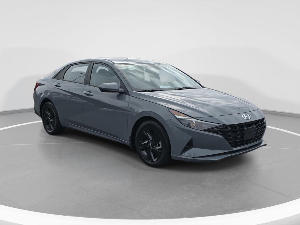 Used 2022 Hyundai Elantra SEL Sedan
