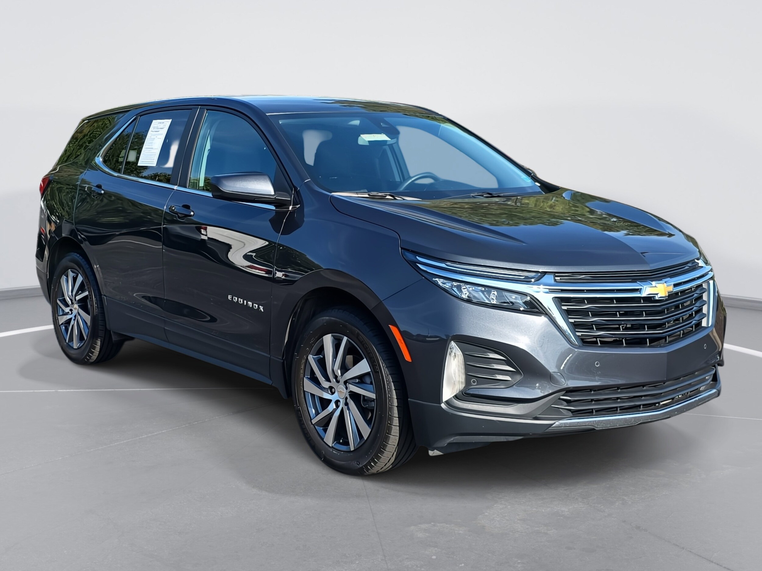 2023 Chevrolet Equinox photo 3
