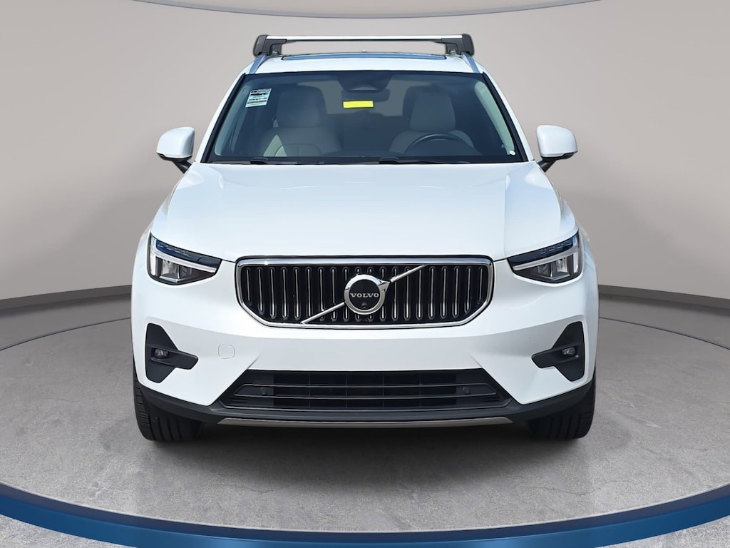 Used 2023 Volvo XC40 B4 FWD Plus Bright SUV