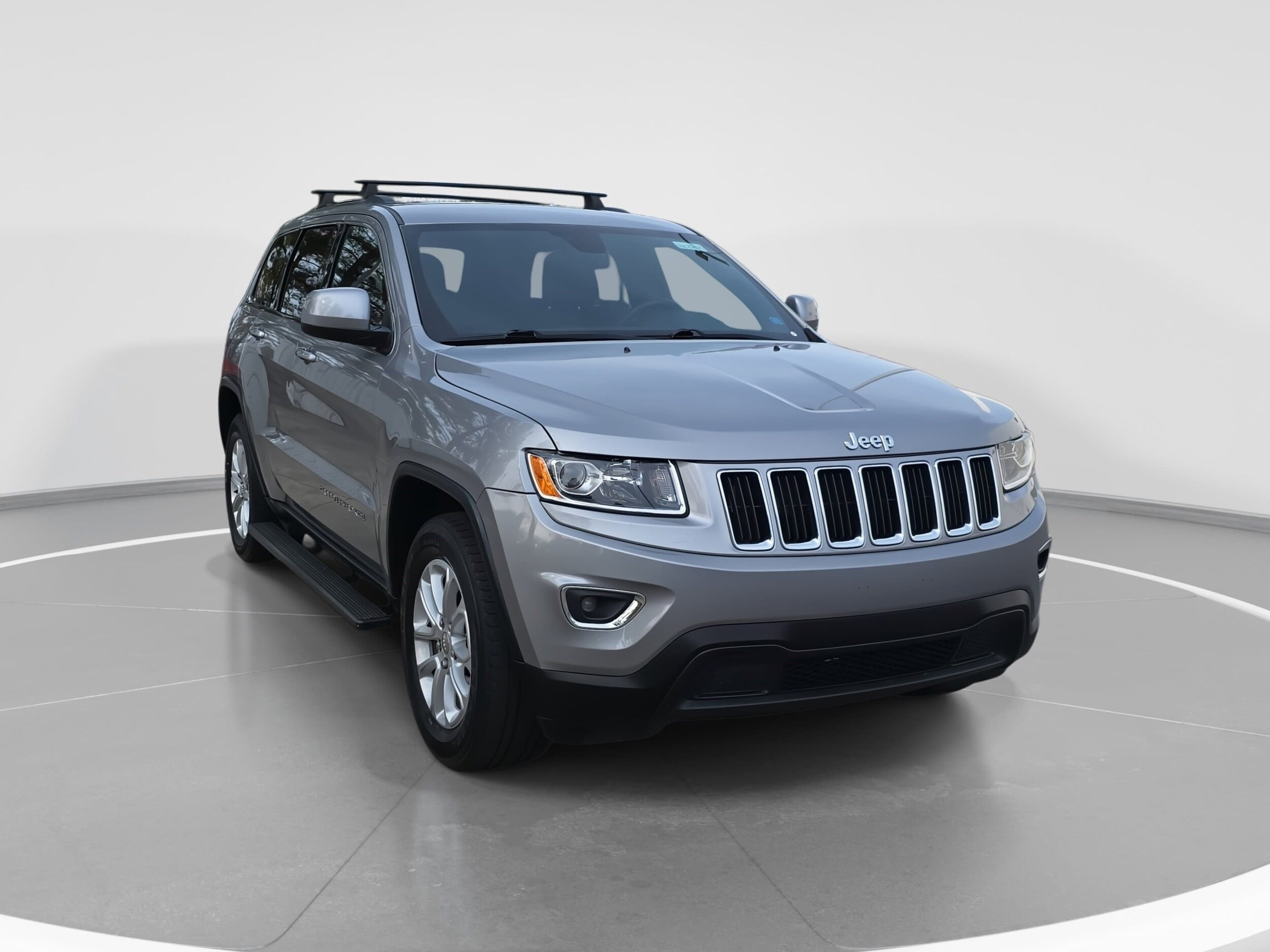 2016 Jeep Grand Cherokee Laredo photo 3
