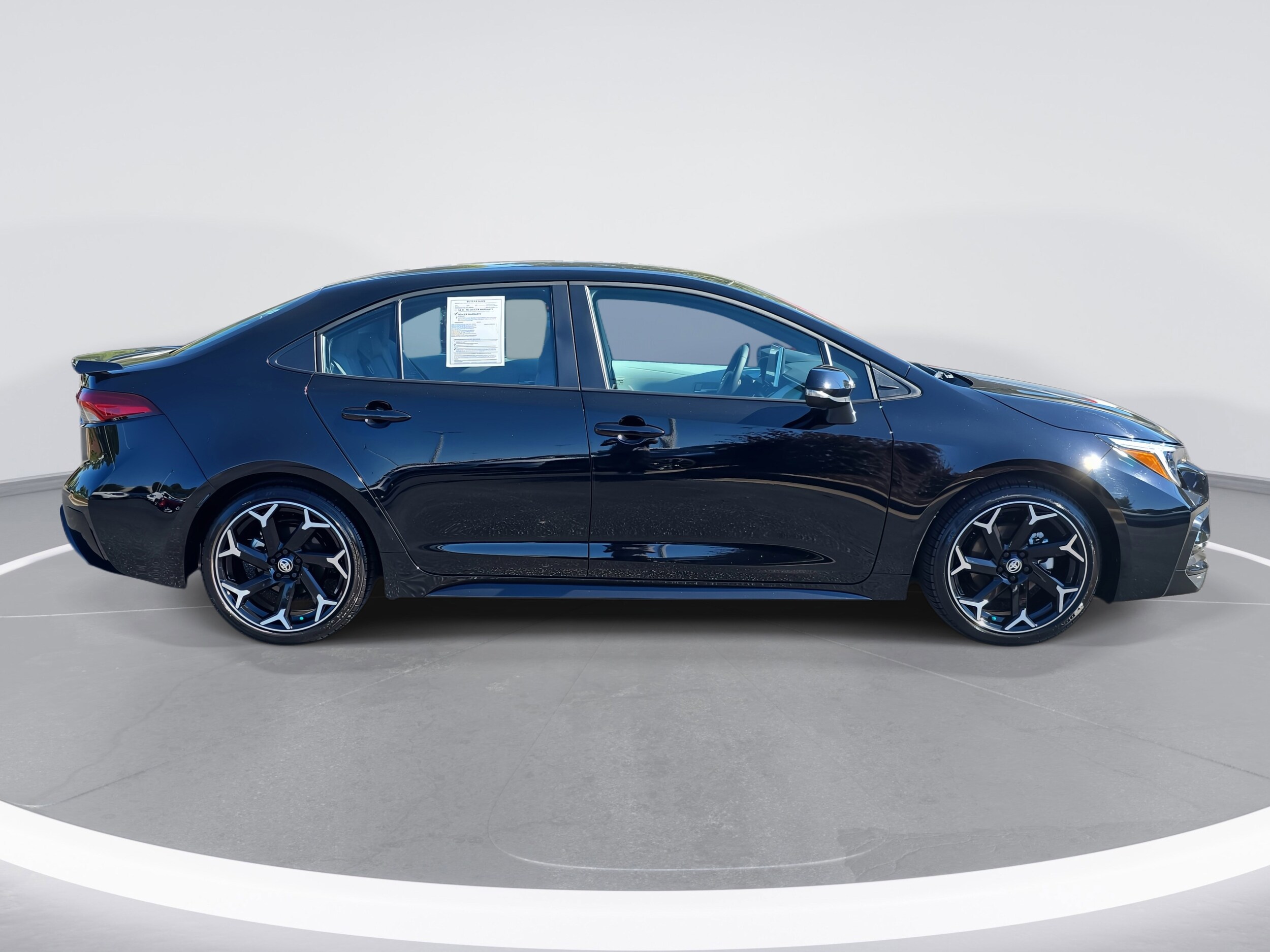 2025 Toyota Corolla SE photo 4