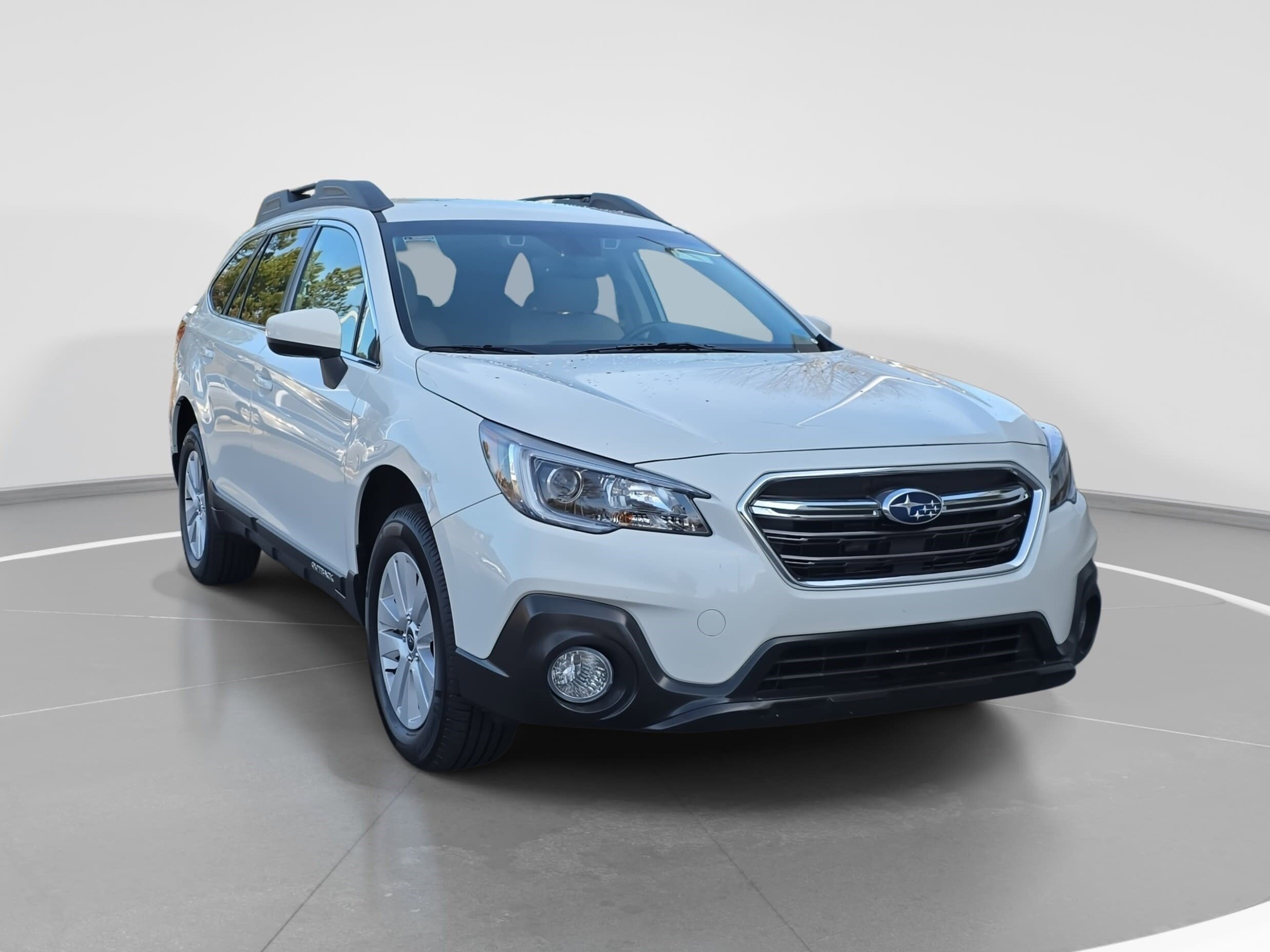 2019 Subaru Outback 2.5i Premium photo 3