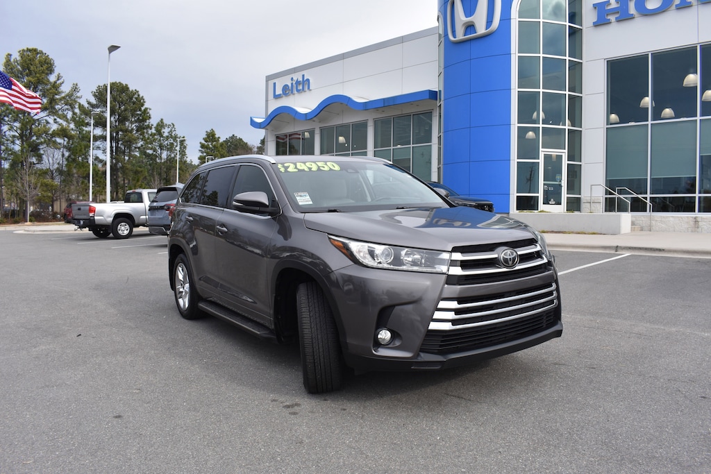 Used 2017 Toyota Highlander Limited V6 SUV
