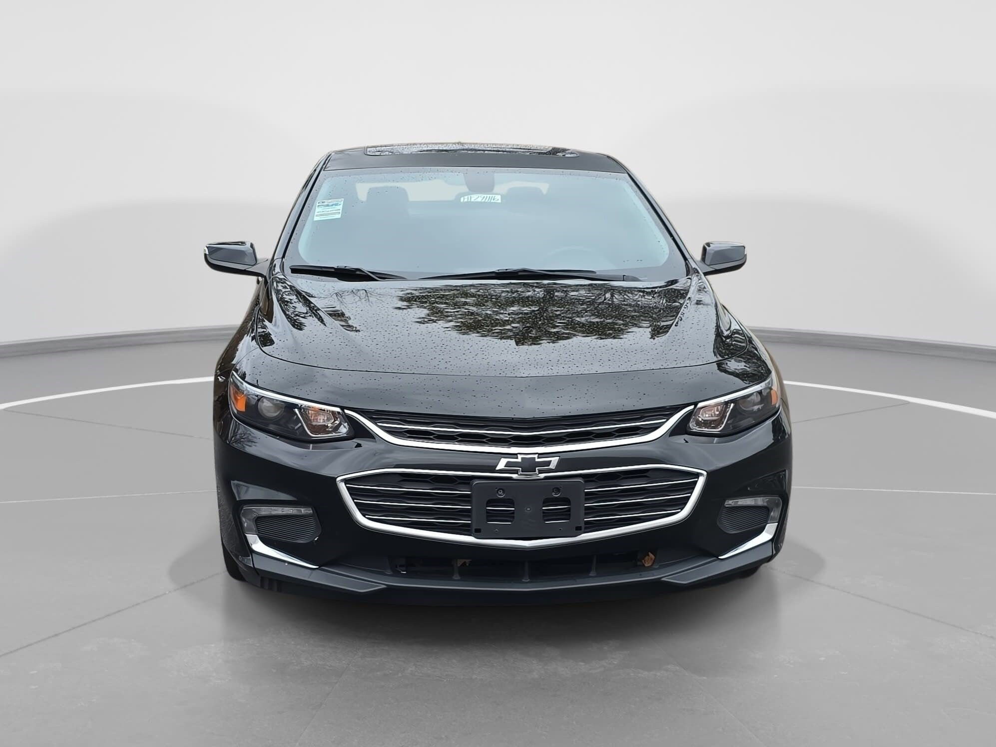 2017 Chevrolet Malibu 1LT photo 2