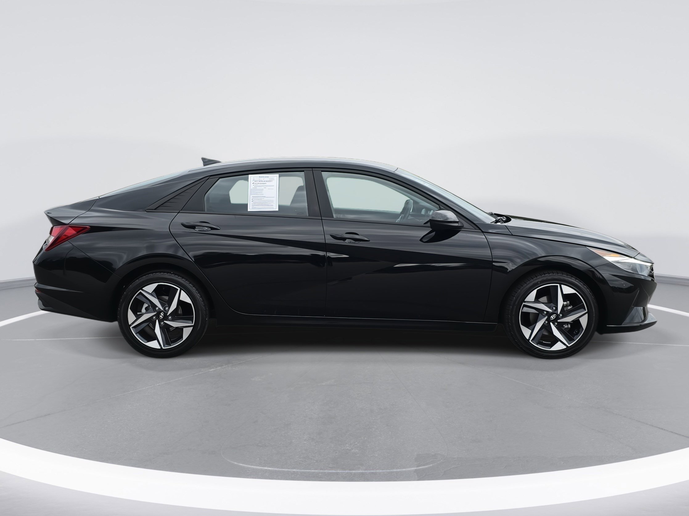 2023 Hyundai Elantra SEL photo 4