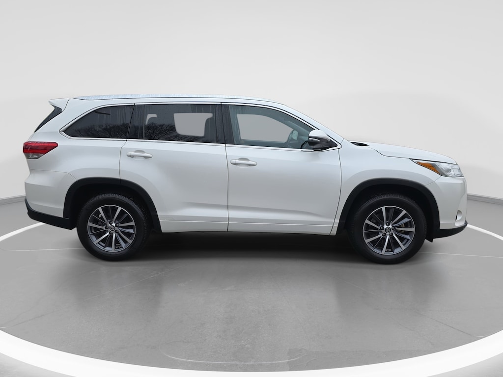 Used 2018 Toyota Highlander XLE V6 SUV