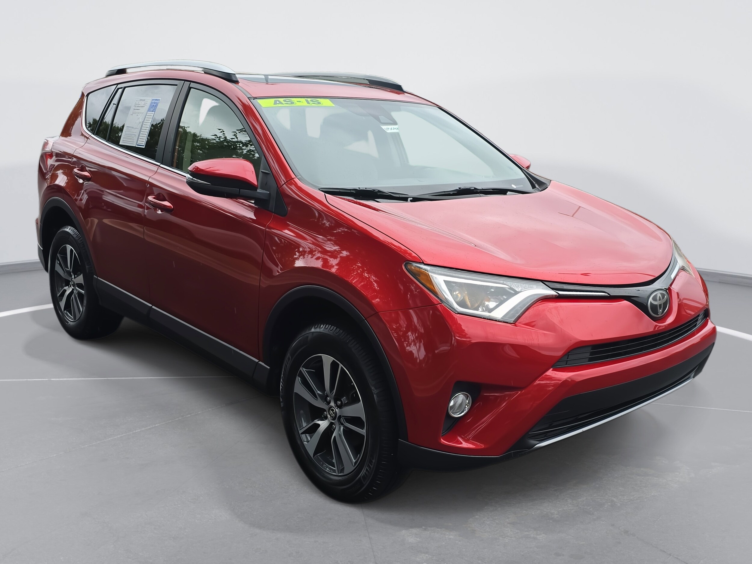2017 Toyota RAV4 XLE photo 3