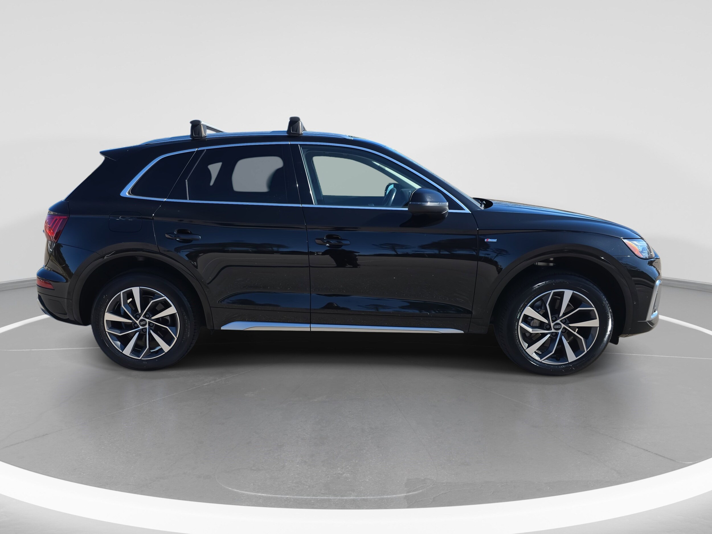 2022 Audi Q5 S line Prestige 45 TFSI Premium photo 2