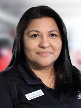 Staff member Carmen Flores from ID_838be106777e