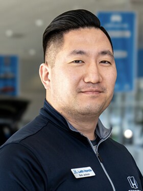 Staff member Bobby Jackson from ID_9cc4eb71b5ca