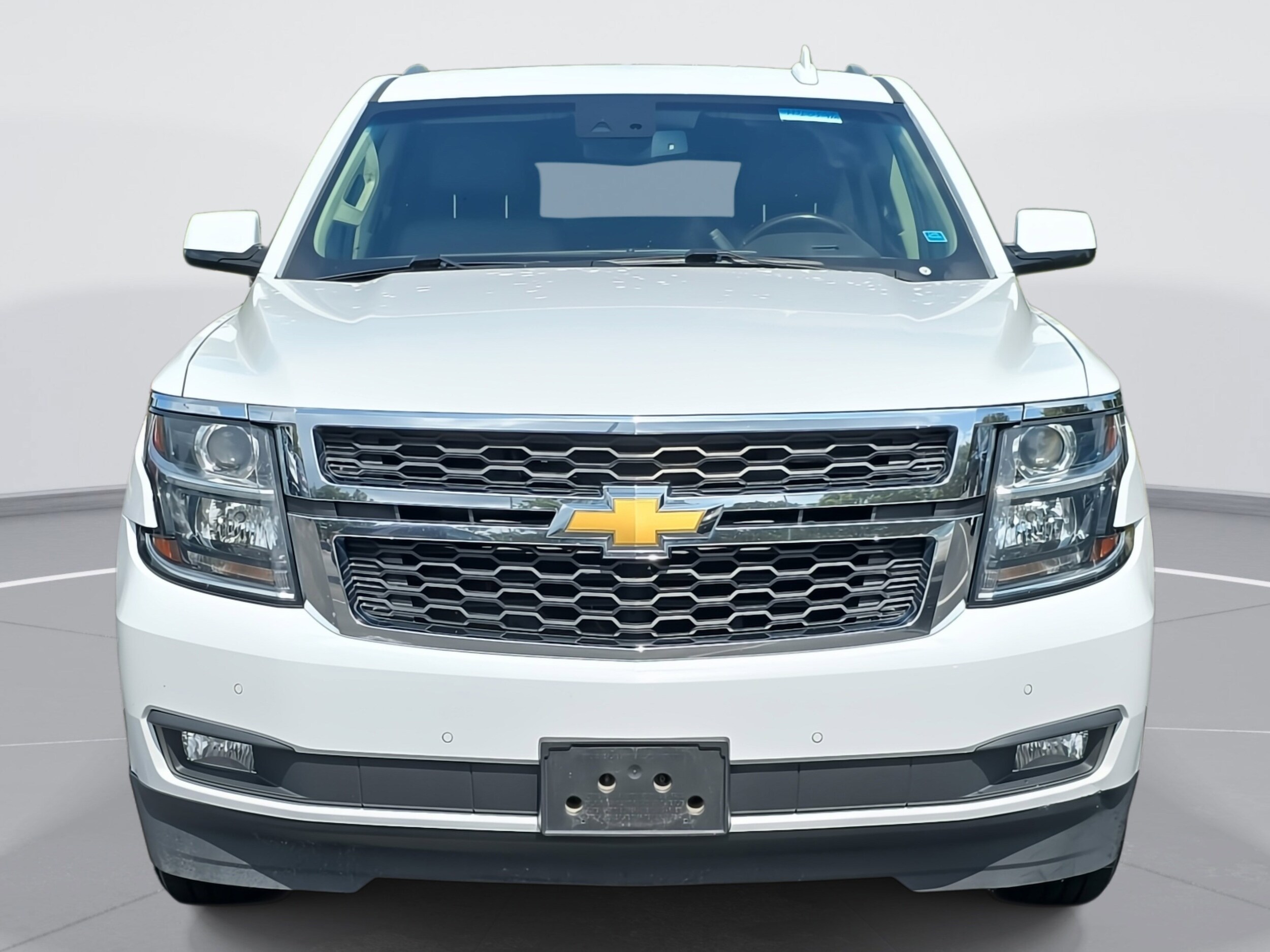2018 Chevrolet Tahoe LT photo 2