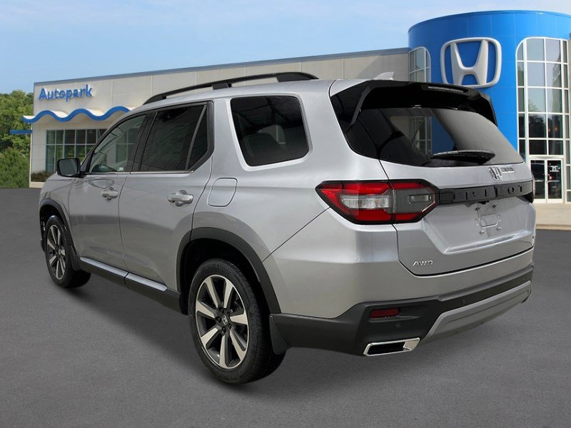 2025 Honda Pilot Touring photo 3