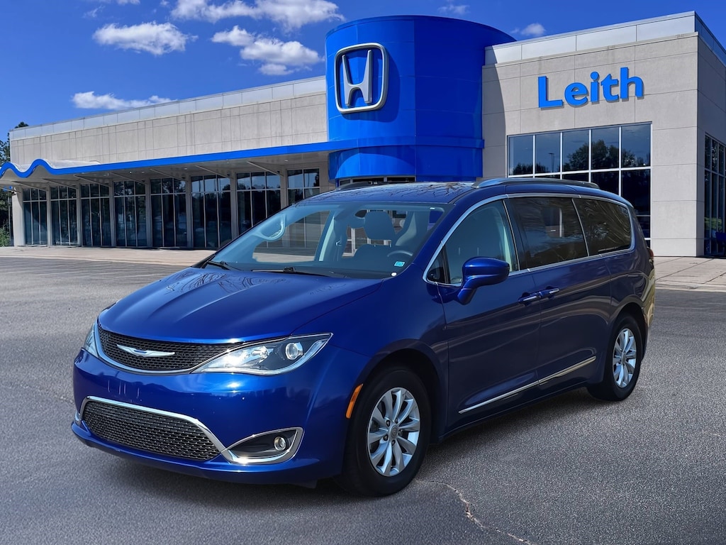 Used 2018 Chrysler Pacifica Touring L Van