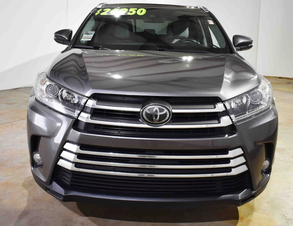 Used 2017 Toyota Highlander Limited V6 SUV