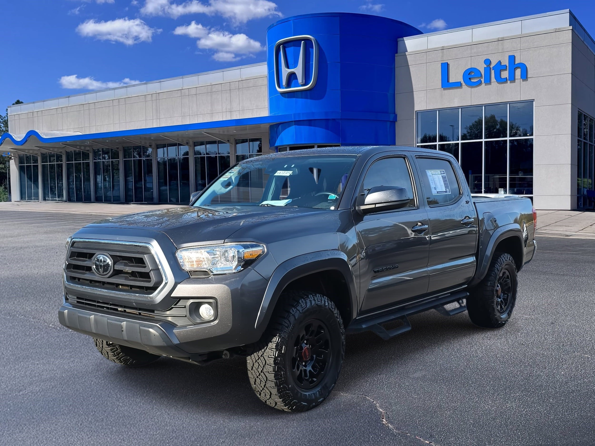 2021 Toyota Tacoma SR5's photo