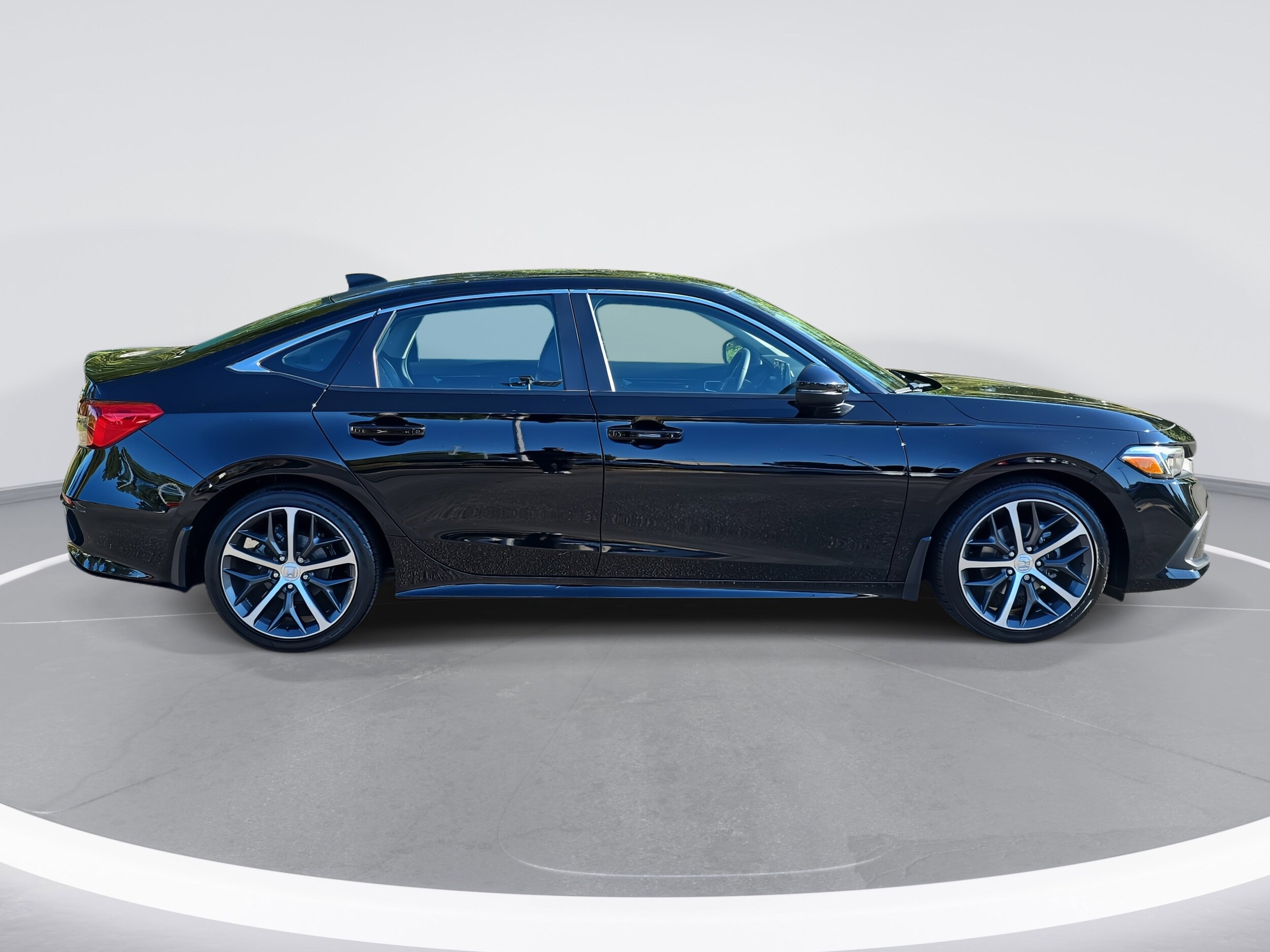 2023 Honda Civic Touring photo 4