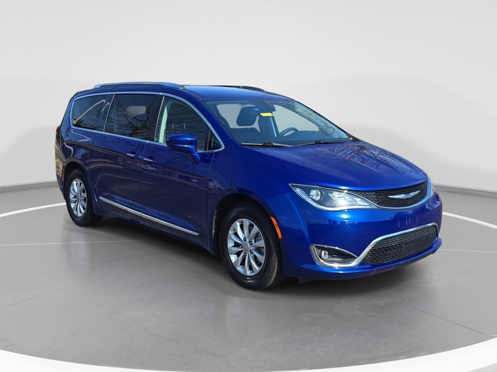 Used 2018 Chrysler Pacifica Touring L Van