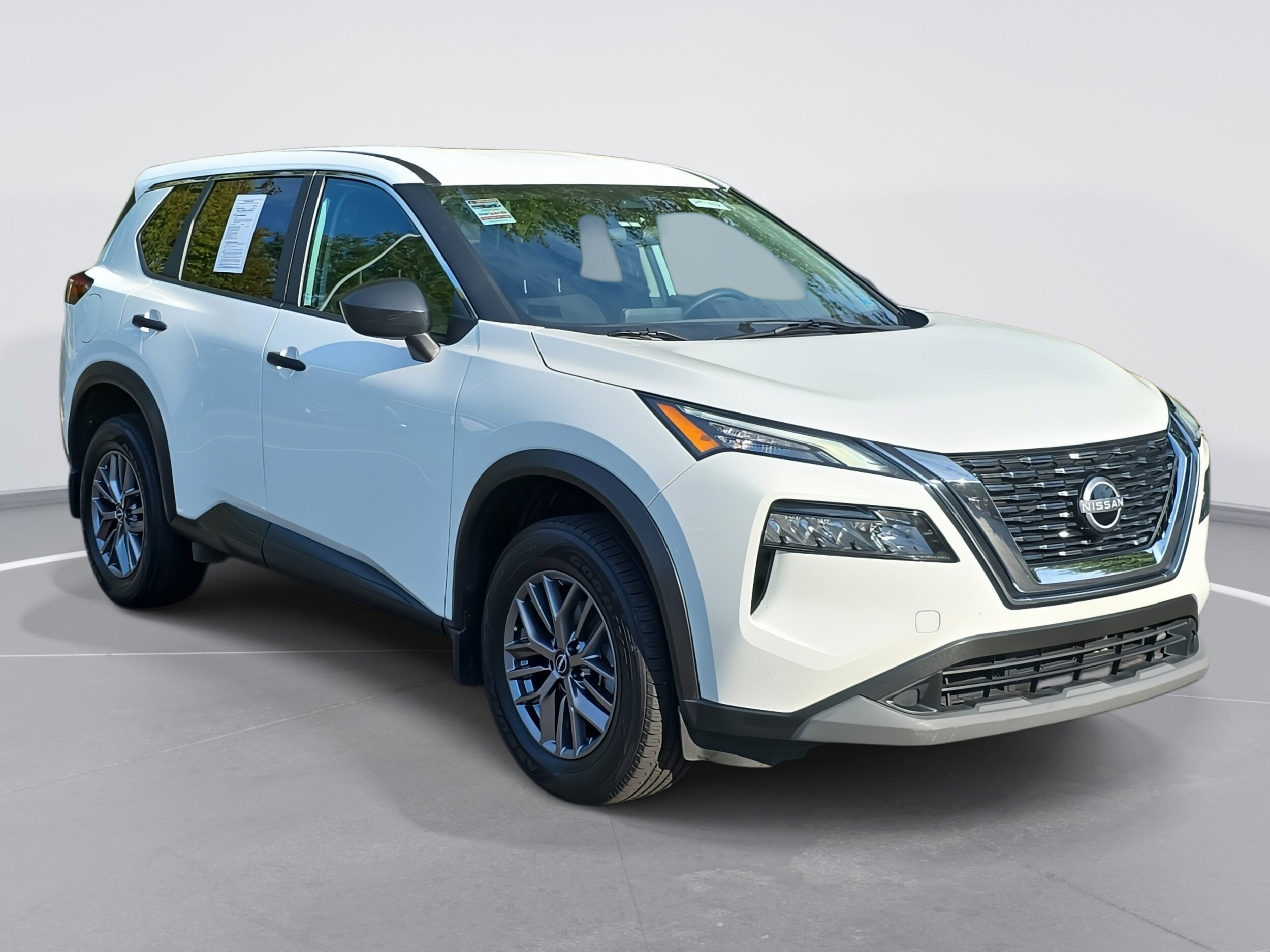 2023 Nissan Rogue AWD S photo 3