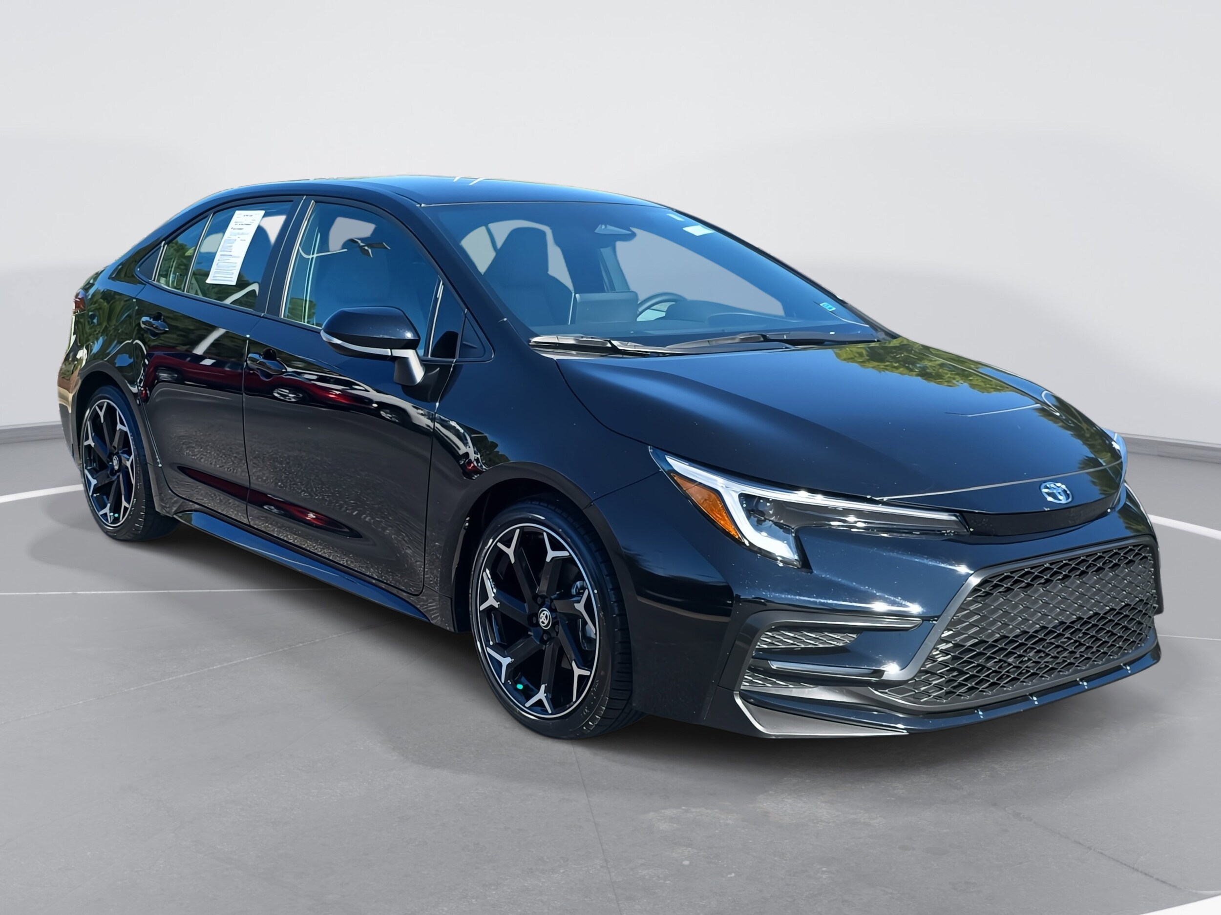 2025 Toyota Corolla SE photo 3
