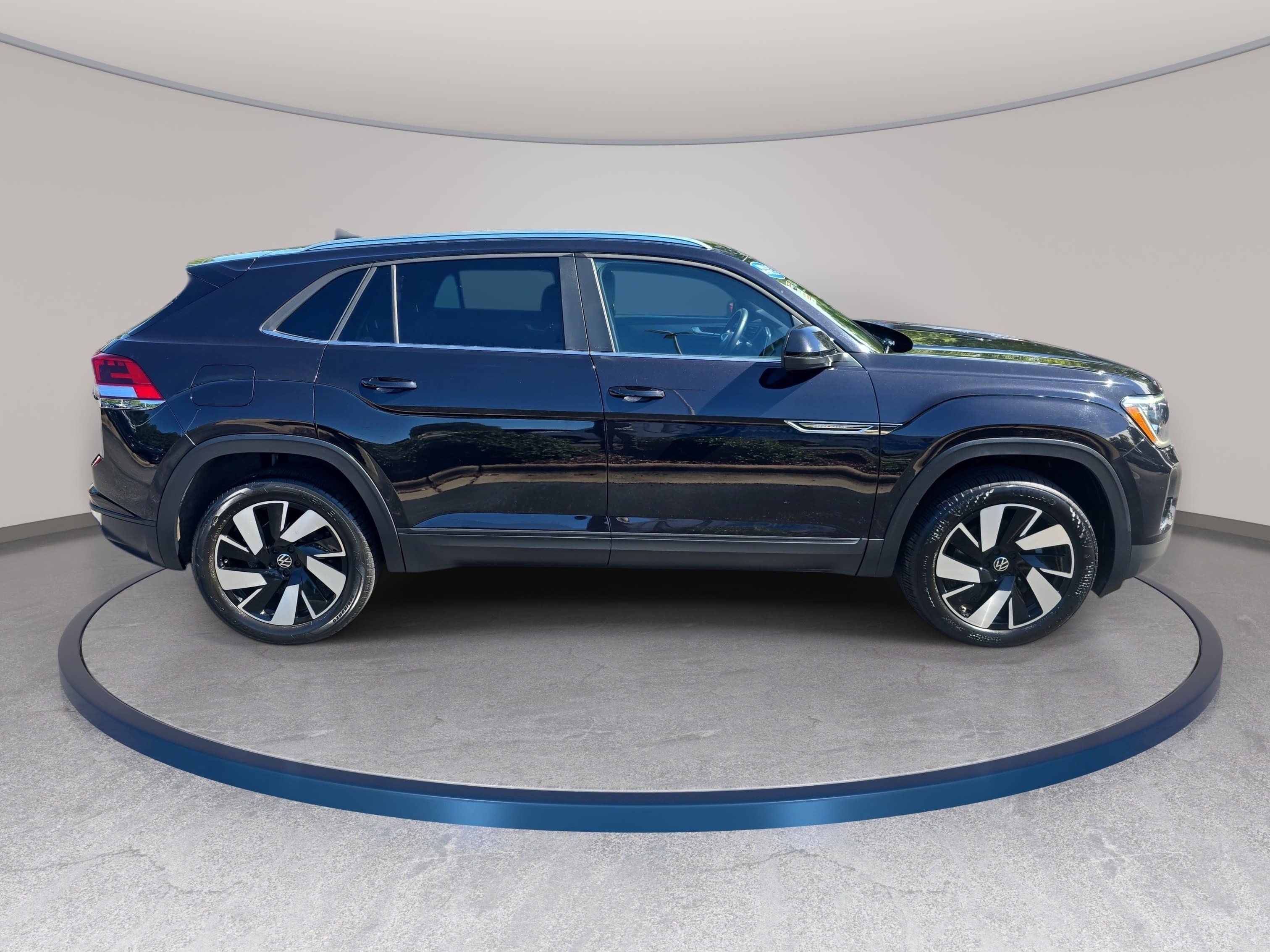 Used 2024 Volkswagen Atlas Cross Sport 2.0T SE w/Technology SUV