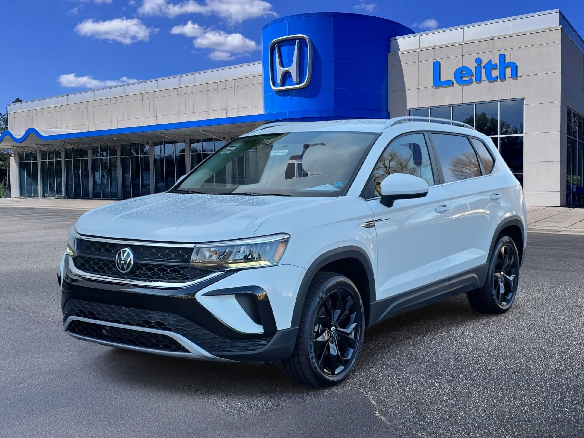 2022 Volkswagen Taos SE's photo