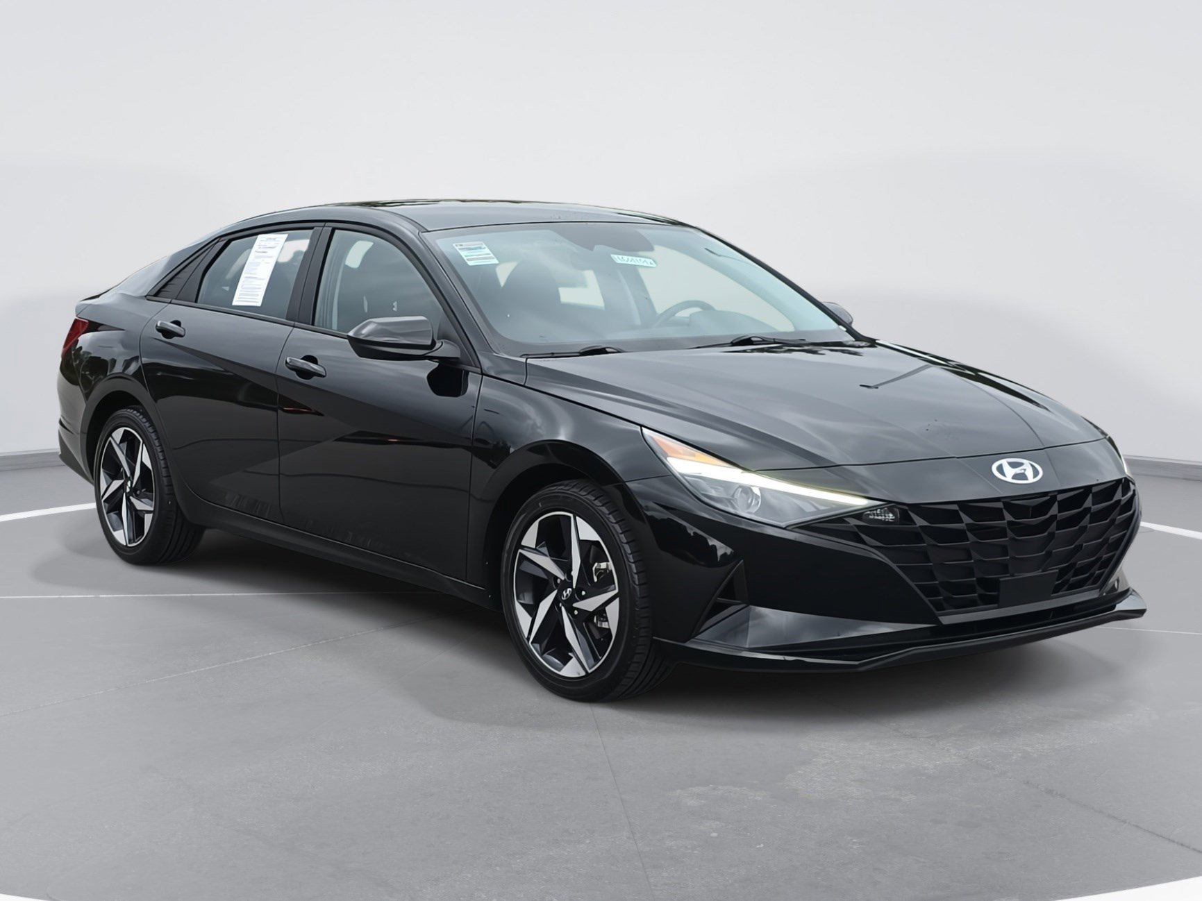 2023 Hyundai Elantra SEL photo 3