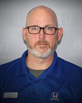 Staff member Geoff Pratt from ID_9cc4eb71b5ca