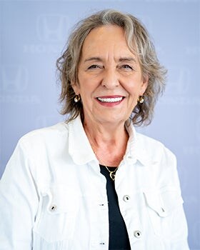 Staff member Linda Hughes from ID_683406bb4e8c