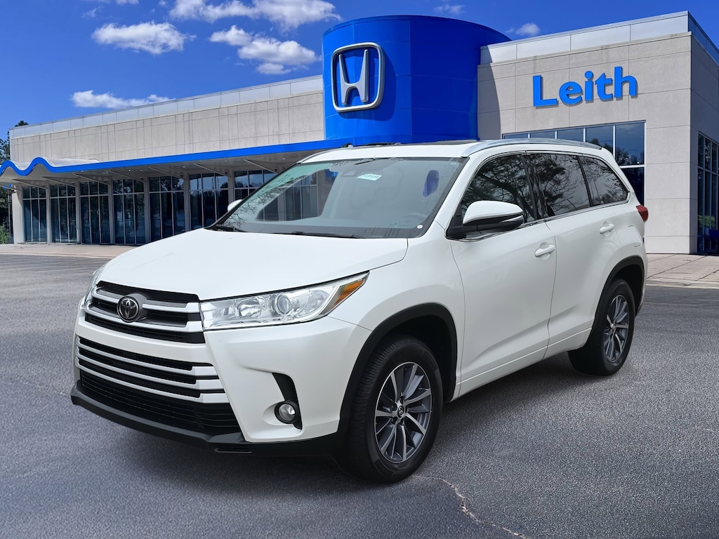 Used 2018 Toyota Highlander XLE V6 SUV